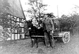 Wilhelm Petersen mit "Fuhrpark"