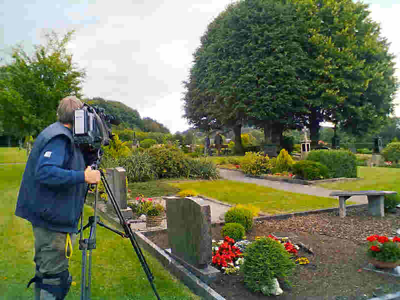 Dreharbeiten auf dem "neuen Friedhof" der Kirchengemeinde Exter am 26. Juni 2013.
